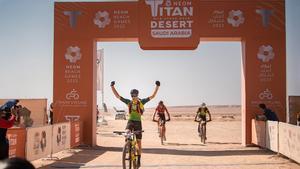 Julen Zubero gana la segunda etapa de la Titan Desert