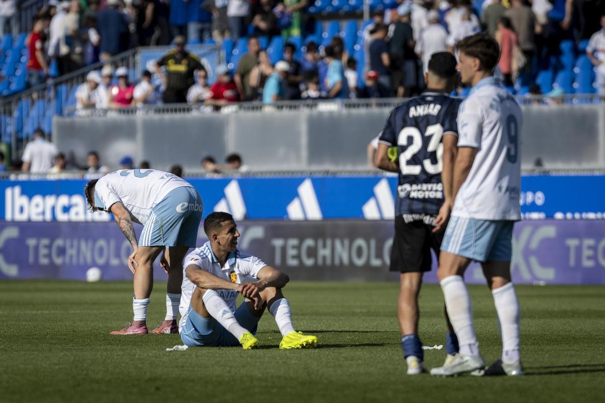 El Yamiq, sentado en el suelo al término del encuentro ante el Ceuta,