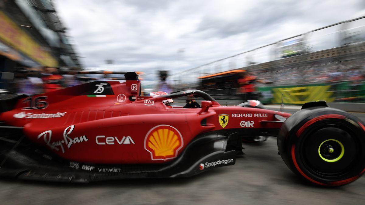 Un Ferrari en los terceros entrenamientos libres del GP de Australia.