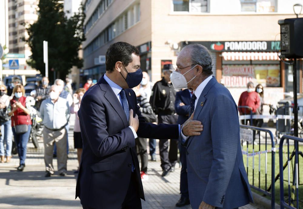 Inauguración de la escultura de homenaje a los sanitarios en Málaga