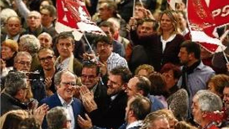 Ángel Gabilondo va rebre un bany de masses en la seva presentació.