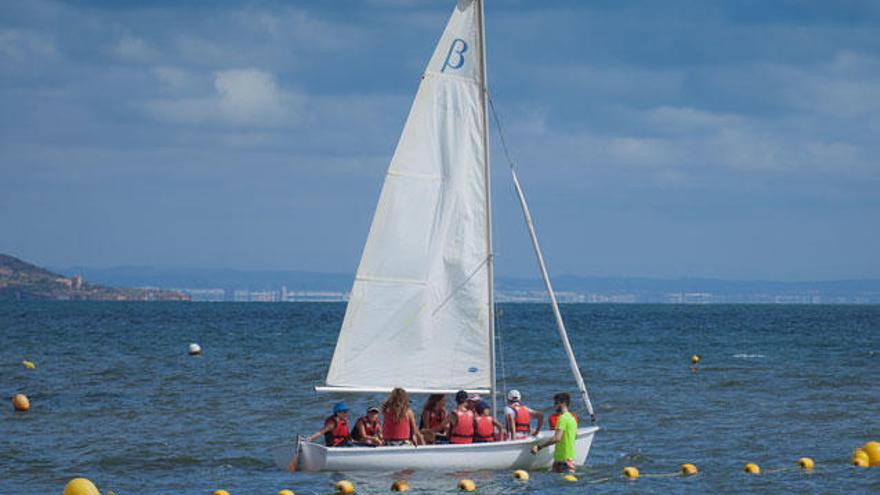 La multiactividad náutica toma el Mar Menor