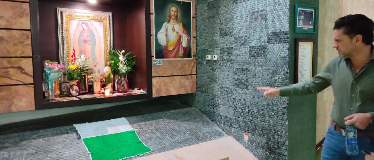 Alejandro Irarragorri, en la capilla del vestuario del Santos Laguna