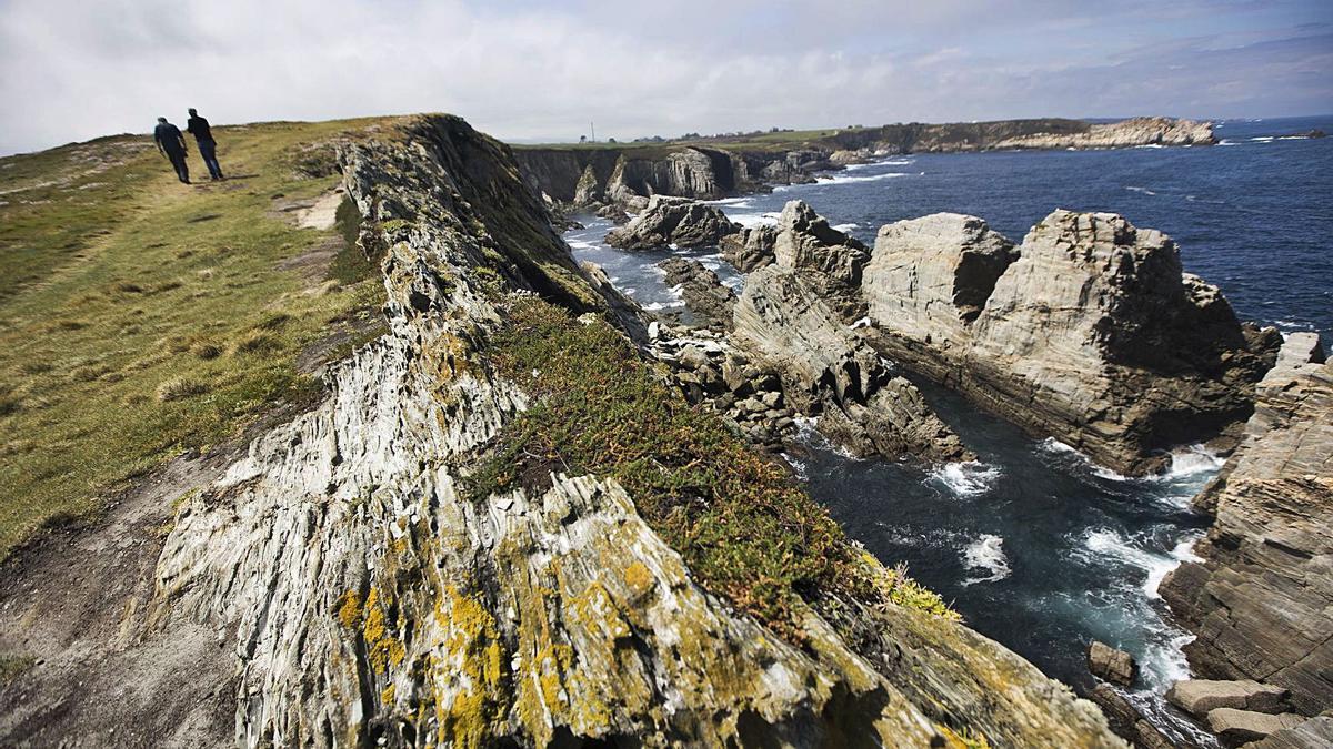 Los acantilados de Cabo Blanco, desde la parte más septentrional  del antiguo poblado castreño. | Miki López