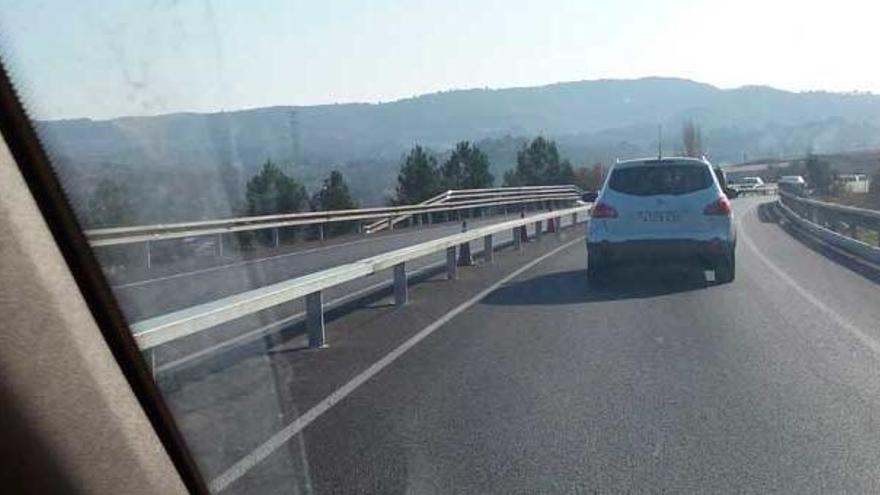 La tanca que s&#039;ha instal·lat entre Sant Vicenç i Castellbell