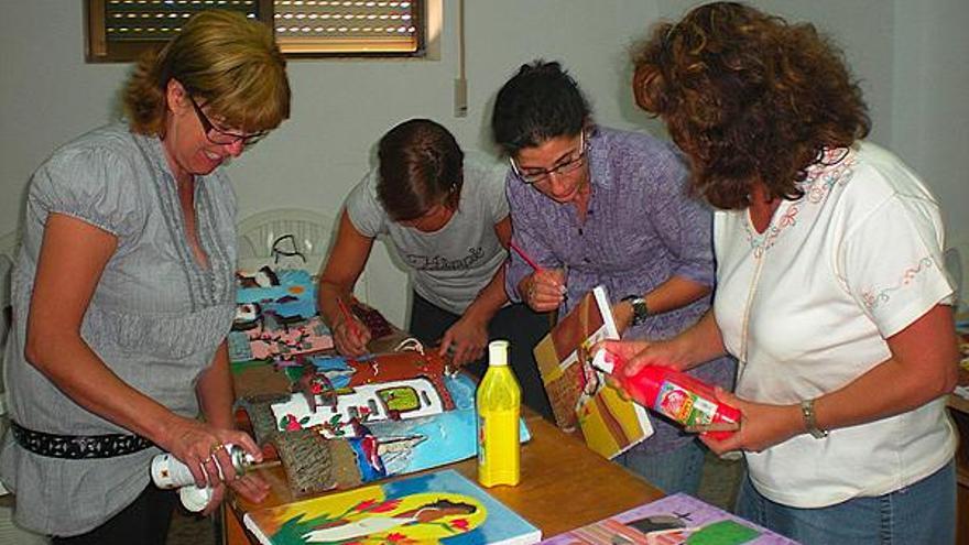 Curso veraniego de manualidades en «Las Figueruelas»