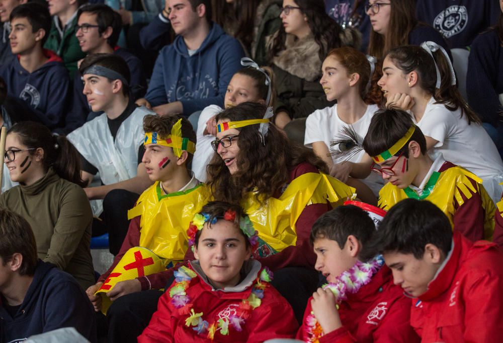 Multitudinario mosaico por la paz en el colegio Agustinos de Alicante