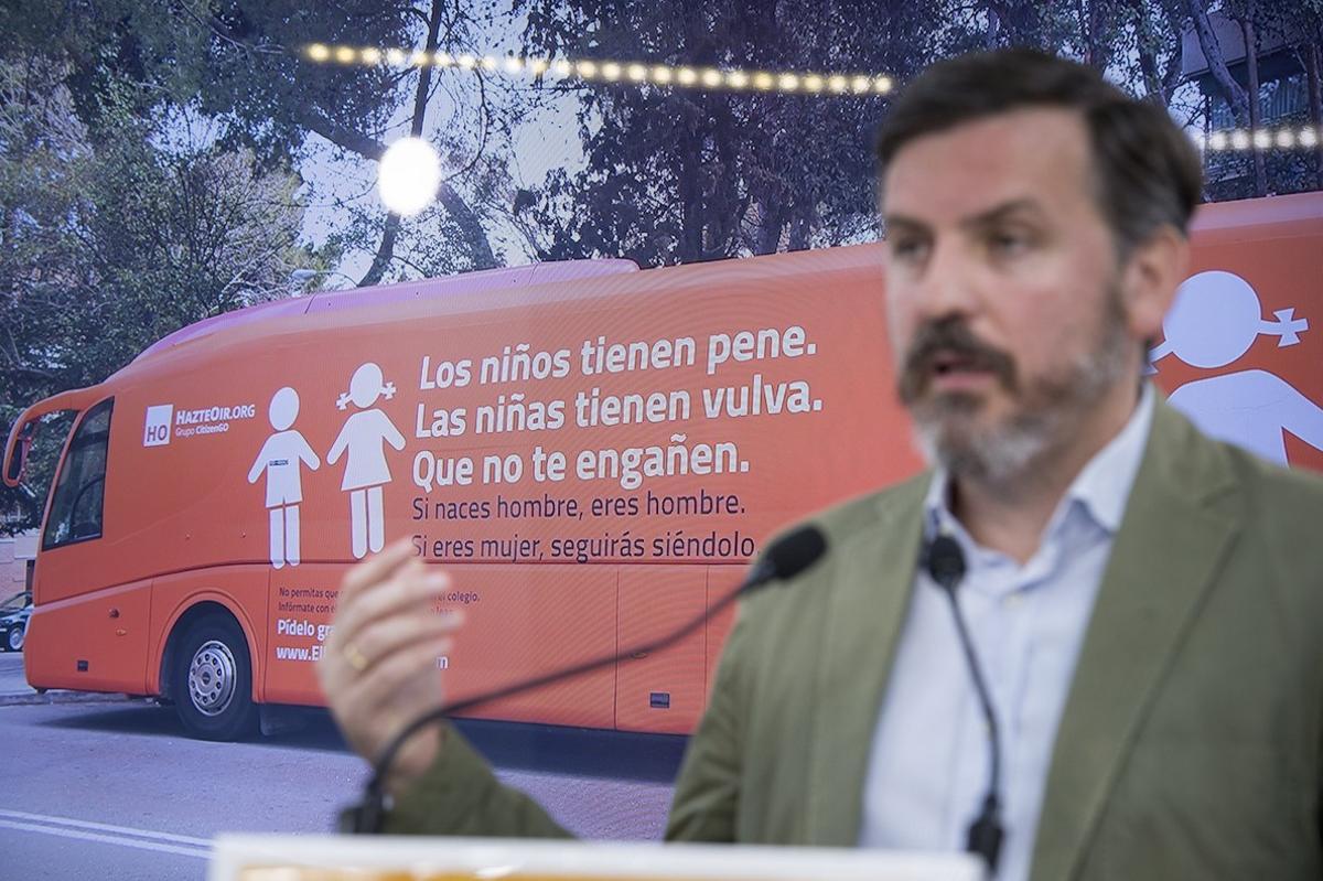 GRA076  MADRID  24 07 2017 - El presidente de la asociacion Hazte Oir  Ignacio Arsuaga  presenta en rueda de prensa la segunda etapa del autobus HazteOir  EFE Luca Piergiovanni