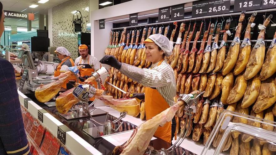 Empleados de Mercadona. // G. Porto