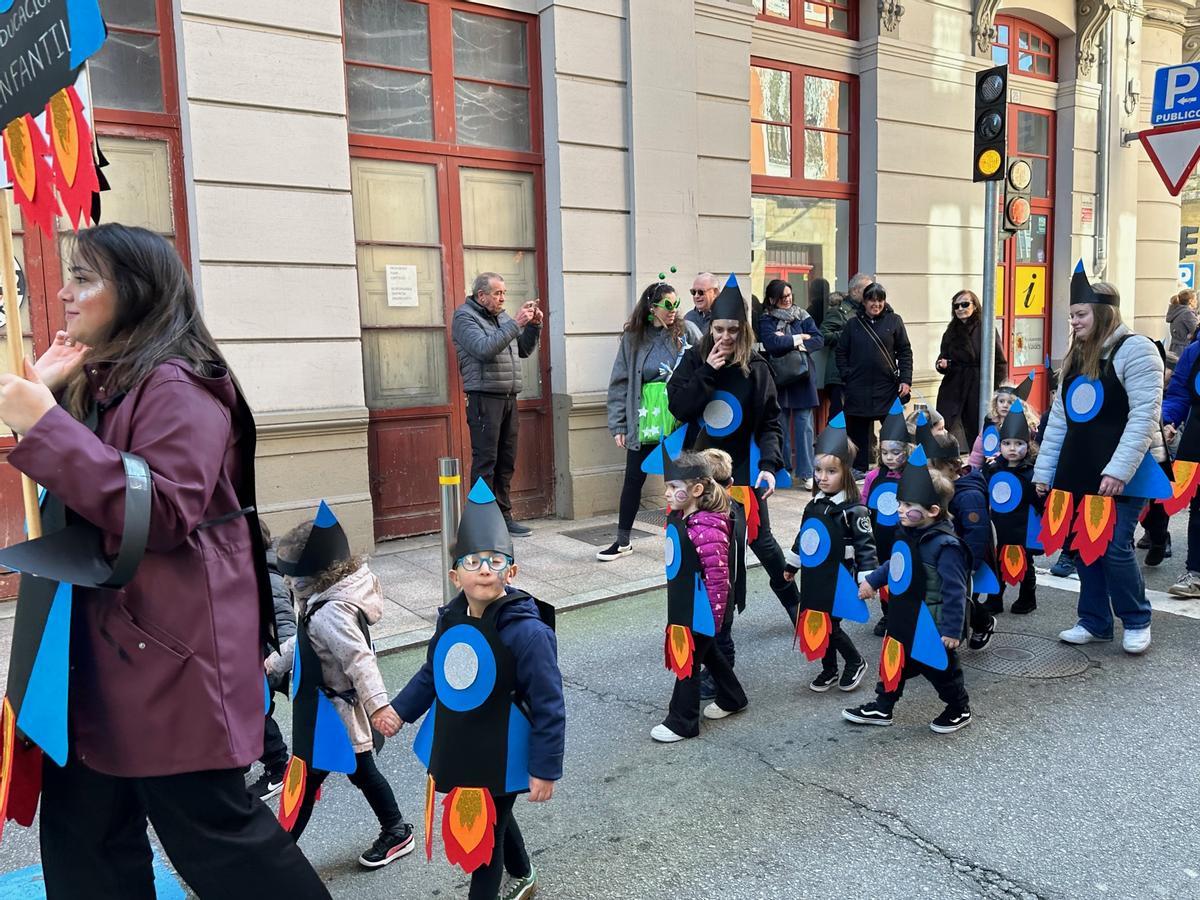 En imágenes: el creativo desfile de carnaval de los colegios de Luarca