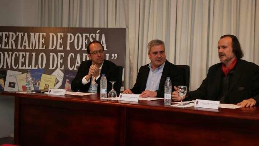 Presentación del certamen de poesía, ayer, en Carral.