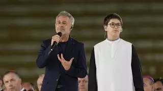 Així ha estat l'actuació de l'Escolania de Montserrat a la vetlla del Papa a l’Estadi Olímpic