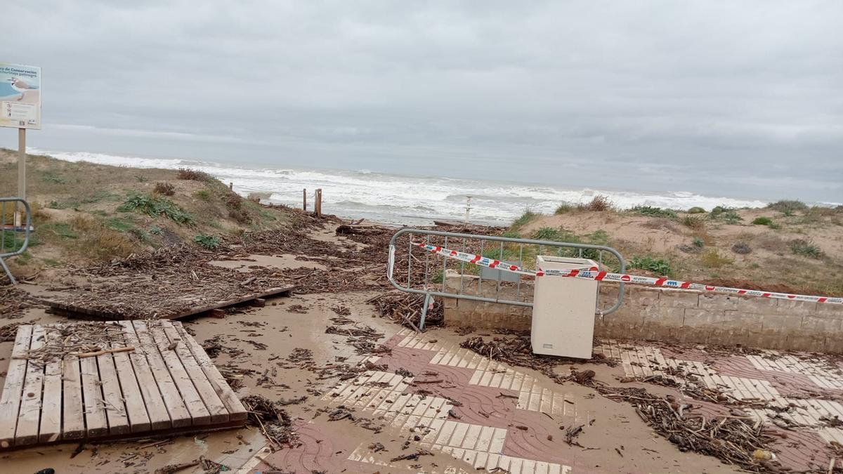 Playa de Daimús, este mediodía.