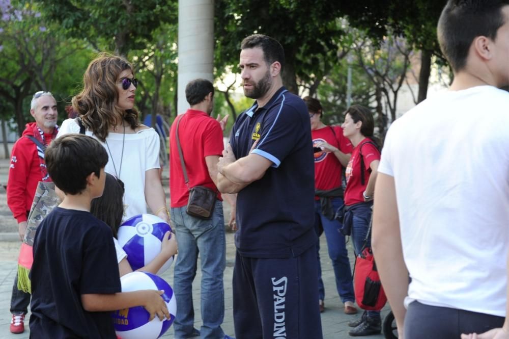 Llegada del UCAM Murcia CB a Murcia