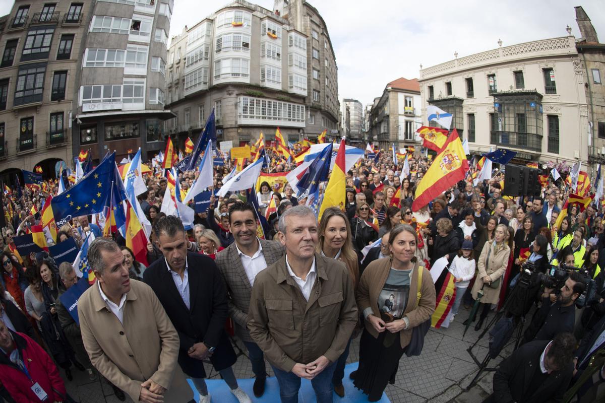 concentración en Vigo contra la amnistía