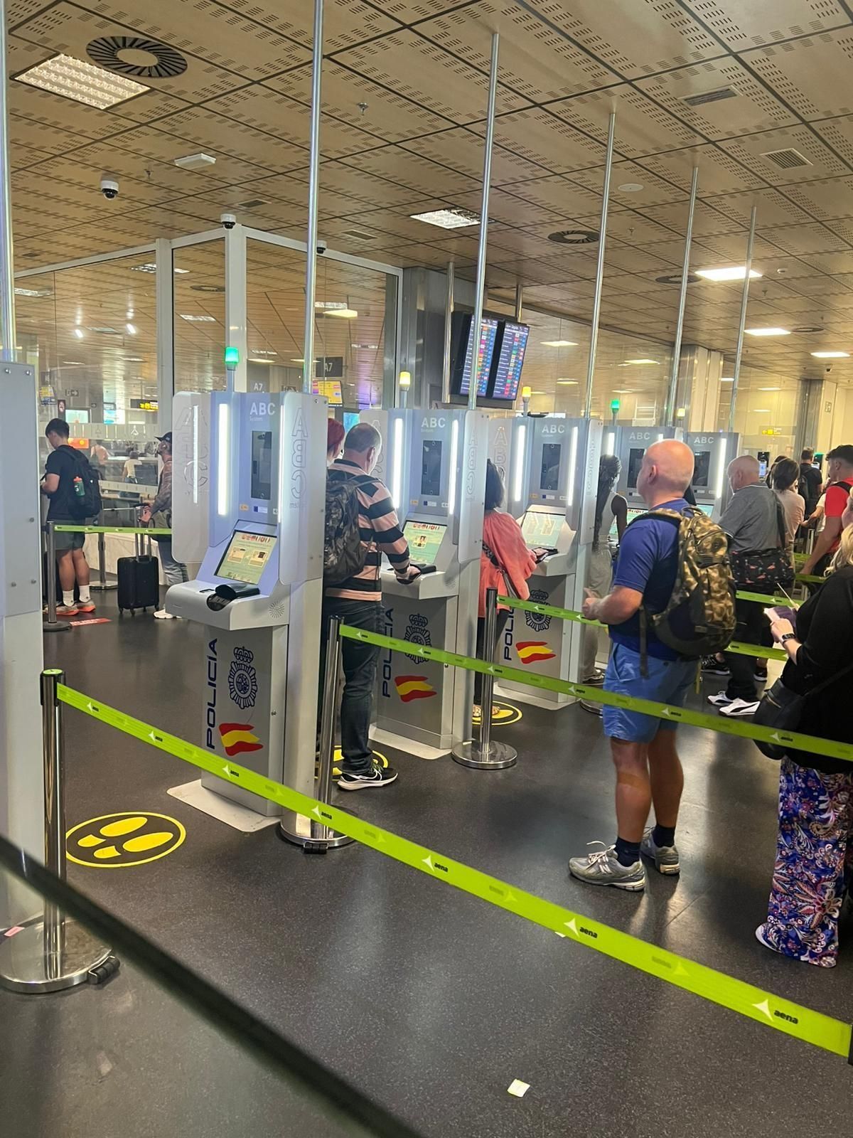 Tenerife Sur Airport Installs 24 Biometric Passport Control Machines to Alleviate Congestion
