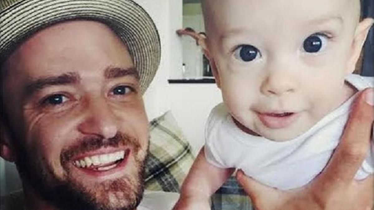 Justin Timberlake enseña a su hijo Silas.