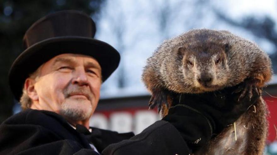 La marmota Phil predice seis semanas más de invierno