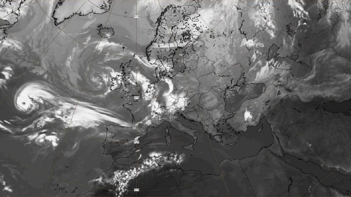 Huracán en España: el ciclón Danielle coge fuerza