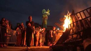 Coques, petards i fogueres en Sant Joan