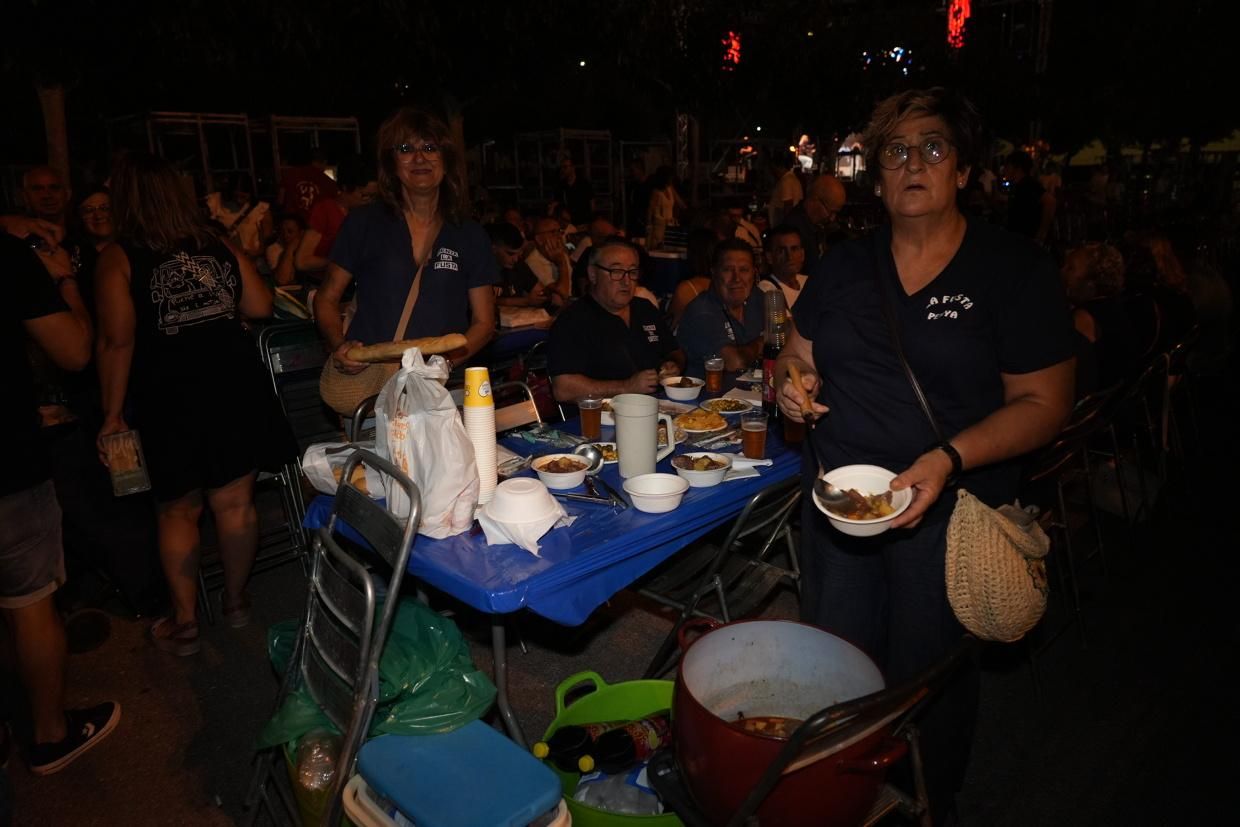 Galería: Les imatges del sopar de tombet de les penyes en les festes de Vila-real