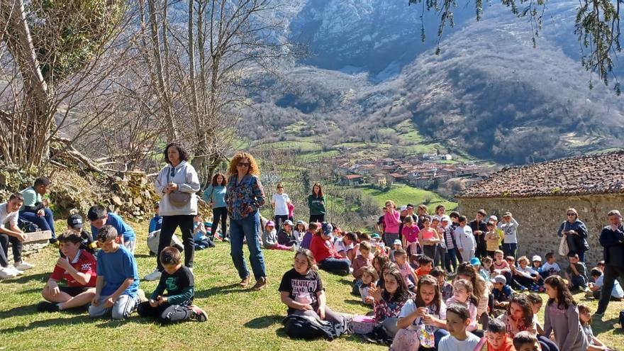 Bajo el Texo de Bermiego sonaron versos mundiales