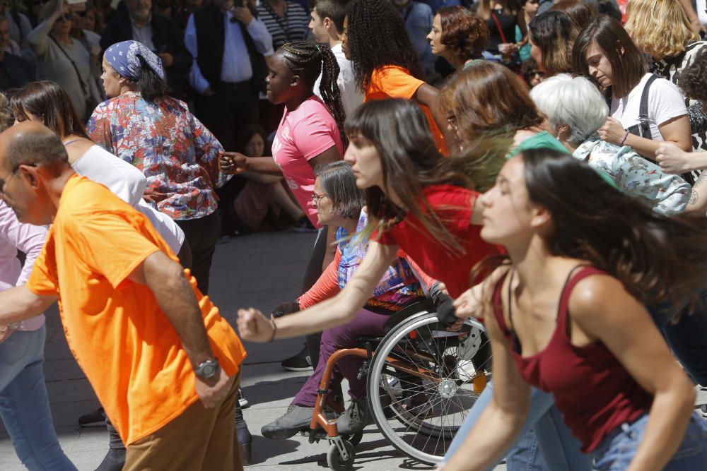 València baila al son de 10 Sentidos