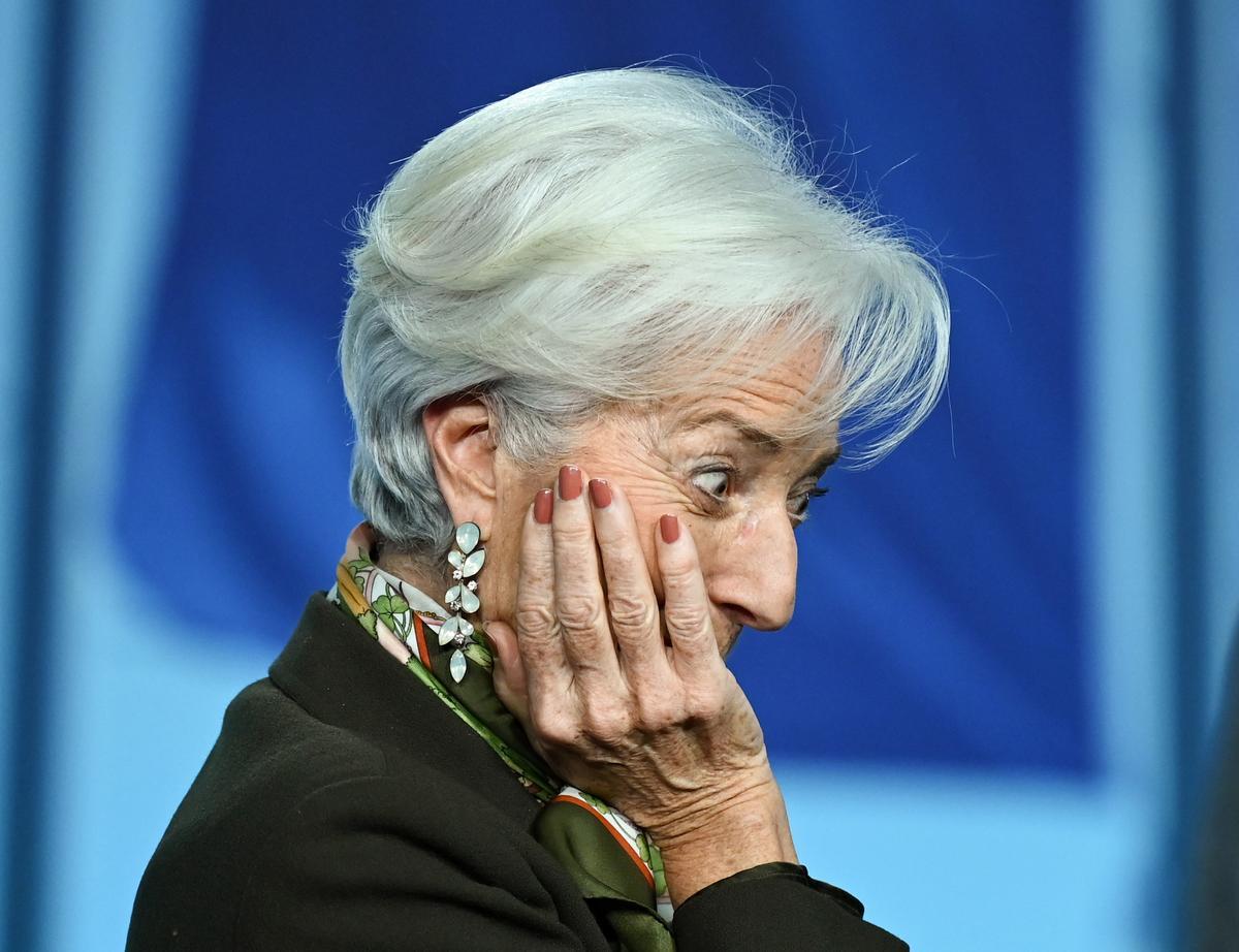 02 February 2023, Hesse, Frankfurt/Main: Christine Lagarde, President of the European Central Bank (ECB), leaves after a press conference at ECB headquarters.  The European Central Bank (ECB) raised its key interest rate by 50 basis points to 3\% on Thurs