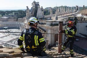 Cops baixos i notícies falses: l’hora del fang abans del conclave