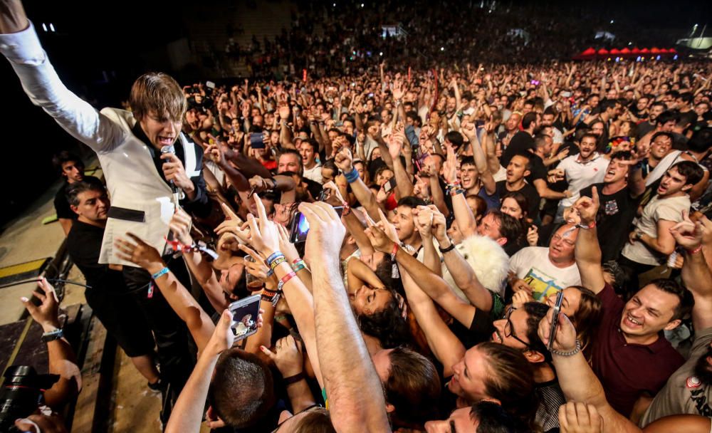 Una jornada de sábado de antología hace cumbre en la novena edición del Low Festival.