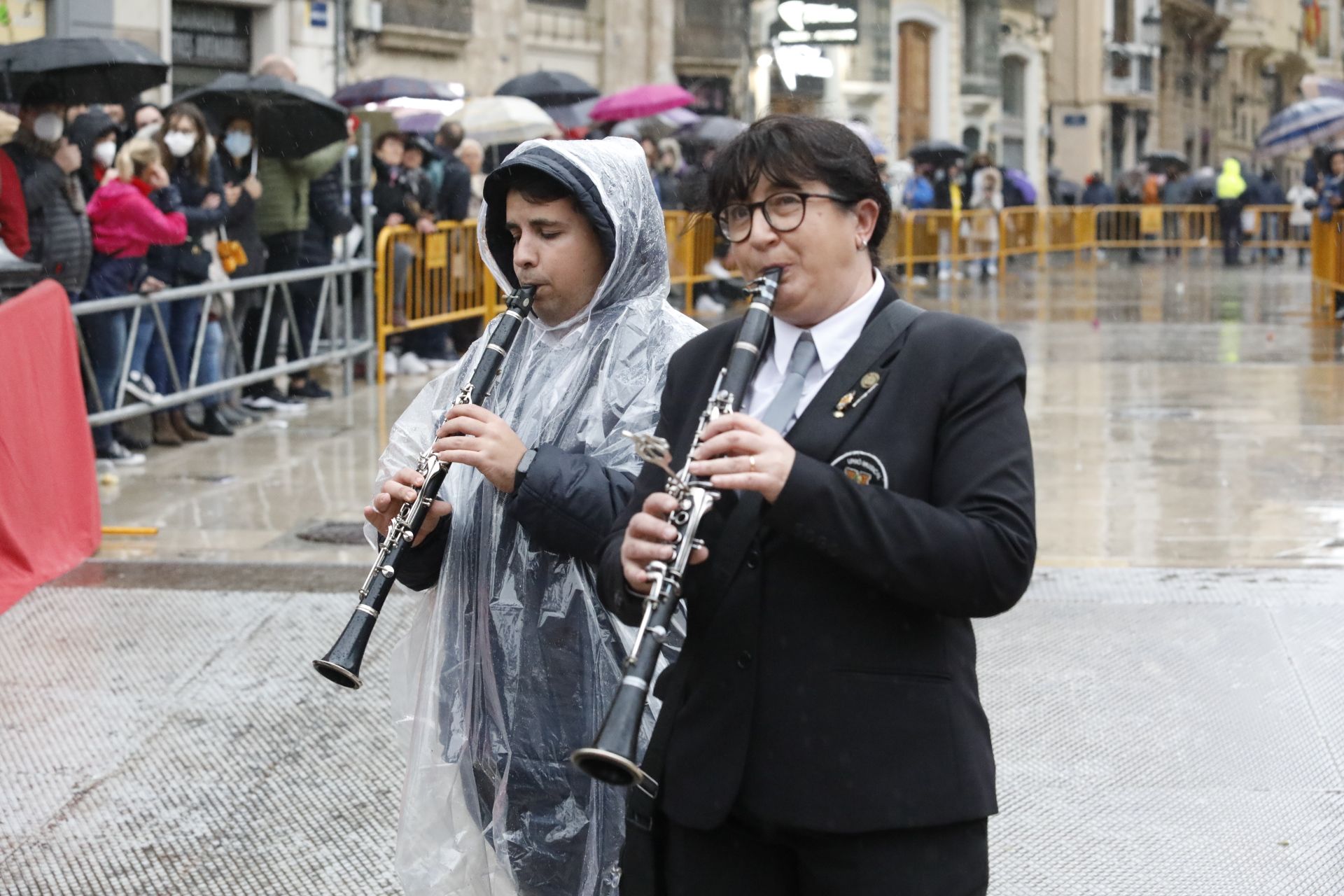 Búscate en el primer día de ofrenda por la calle Quart (entre las 18:00 a las 19:00 horas)