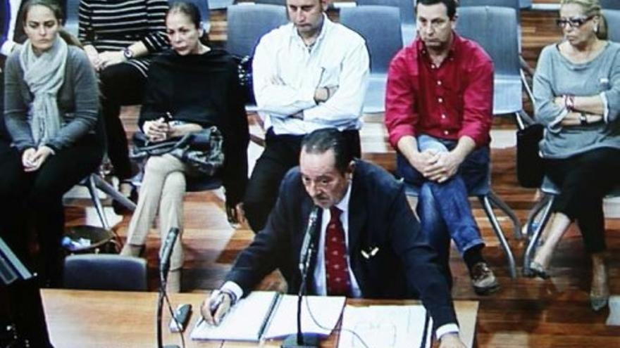 Julián Muñoz reconoce haber recibido gratificaciones de Gil que no declaraba