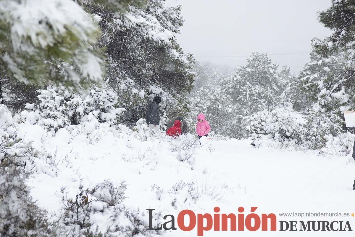 Continúa la nevada en las zonas altas de la comarca del Noroeste