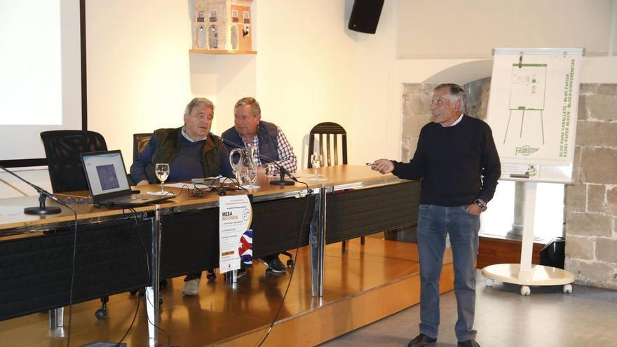 El hermanamiento de Avilés y Cárdenas sopla ya veinticinco velas: "Mandamos una ambulancia tan moderna, que el sistema informático no valía allí"