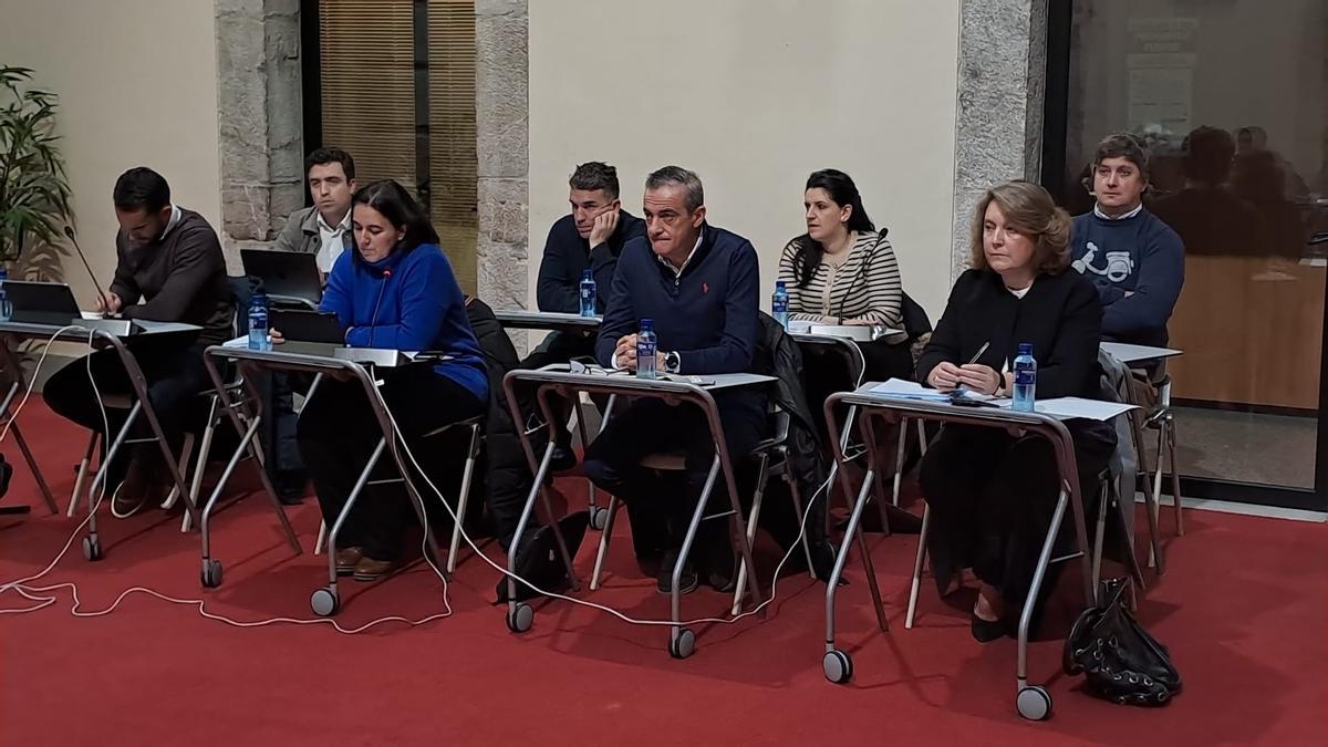 Los concejales socialistas en el pleno de este jueves.