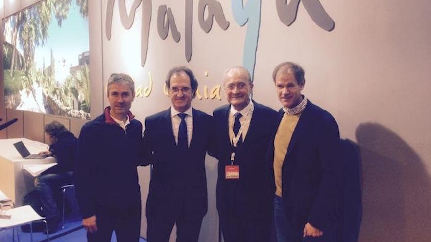 Martín Fiz, Julián Redondo, Francisco de la Torre y Abel Antón, ayer durante la presentación de la Maratón de Málaga en Fitur.