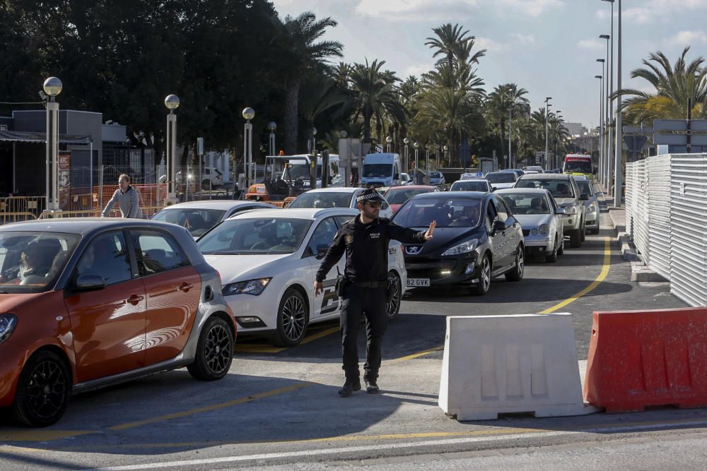 Atascos en el entorno de las obras de Renfe en Elc