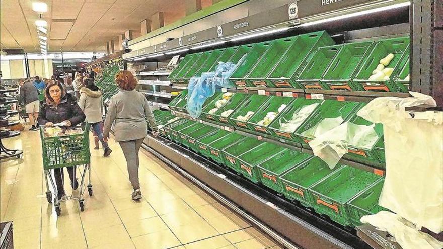 Avalancha de extremeños a los supermercados