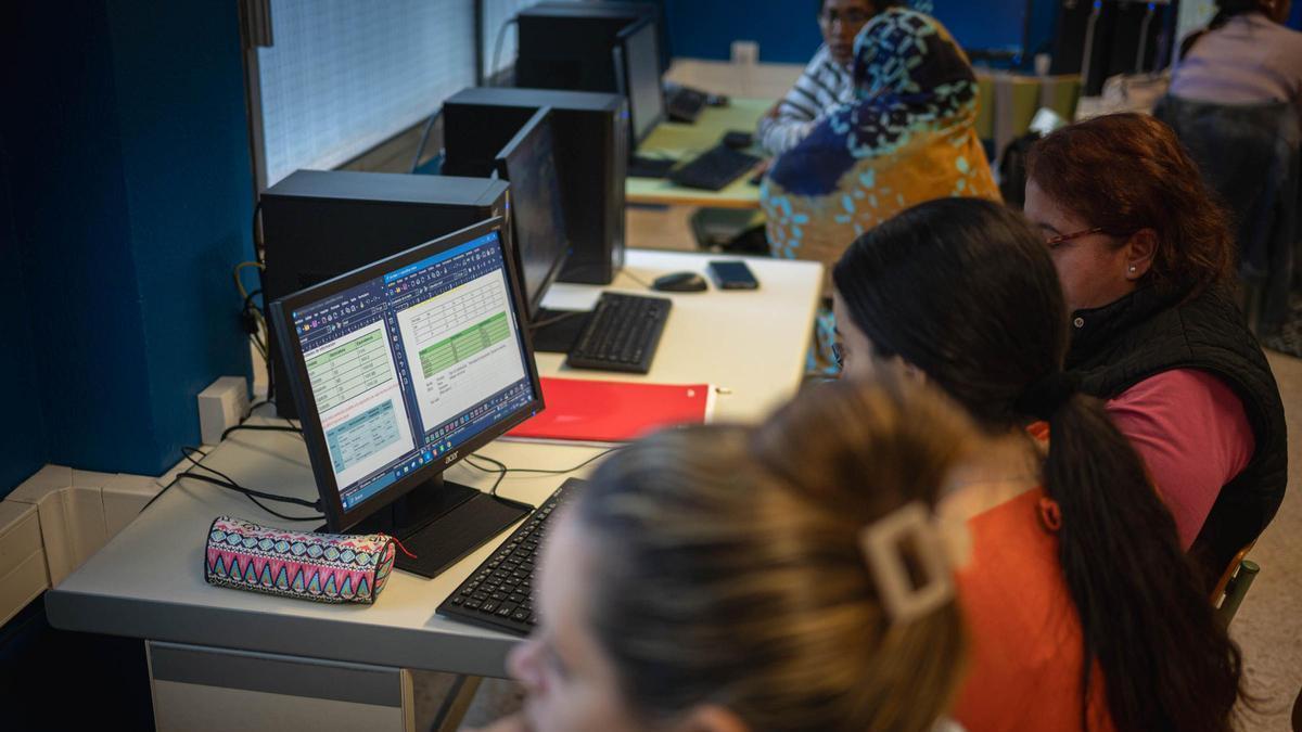 Formación para adultos en el CEPA Farola