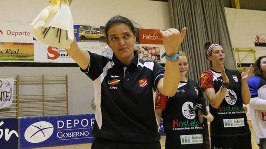 Teresa Martínez, pionera en el arbitraje femenino en el hockey sobre patines