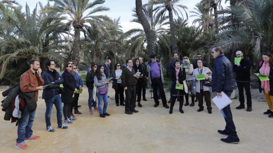 La ruta literaria organizada por el 30 aniversario de la EOI de Elche.