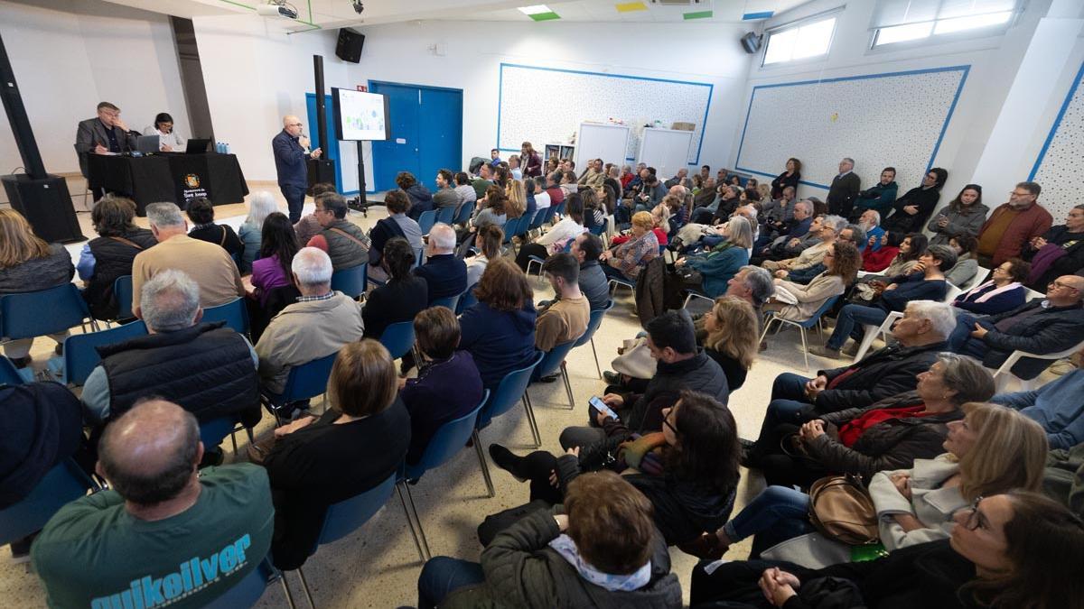 Galería: Sant Josep presenta el PGOU a los vecinos