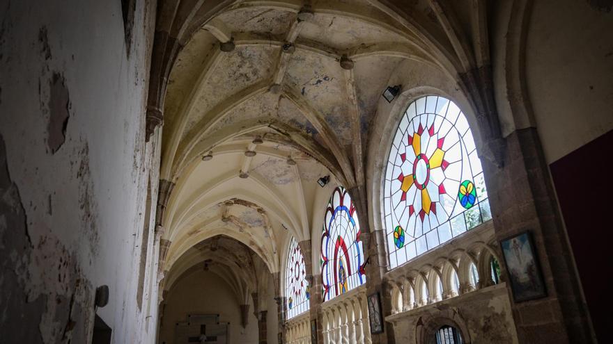 El arzobispo pide ayuda administrativa para reparar el claustro de la catedral de Badajoz