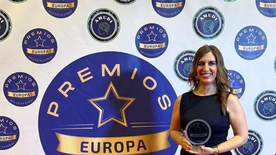 Mireia Martínez, la galardonada castellonense tatuadora de pezones para borrar el cáncer de mama: "Es mucho más que estética"