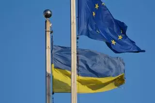 Los 27 acuerdan el marco negociador para abrir conversaciones de adhesión con Ucrania y Moldavia