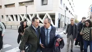 Carlos Baño, presidente de la Cámara de Comercio de Alicante, sale de Comisaría sin declarar investigado por fraude de subvenciones y falsedad