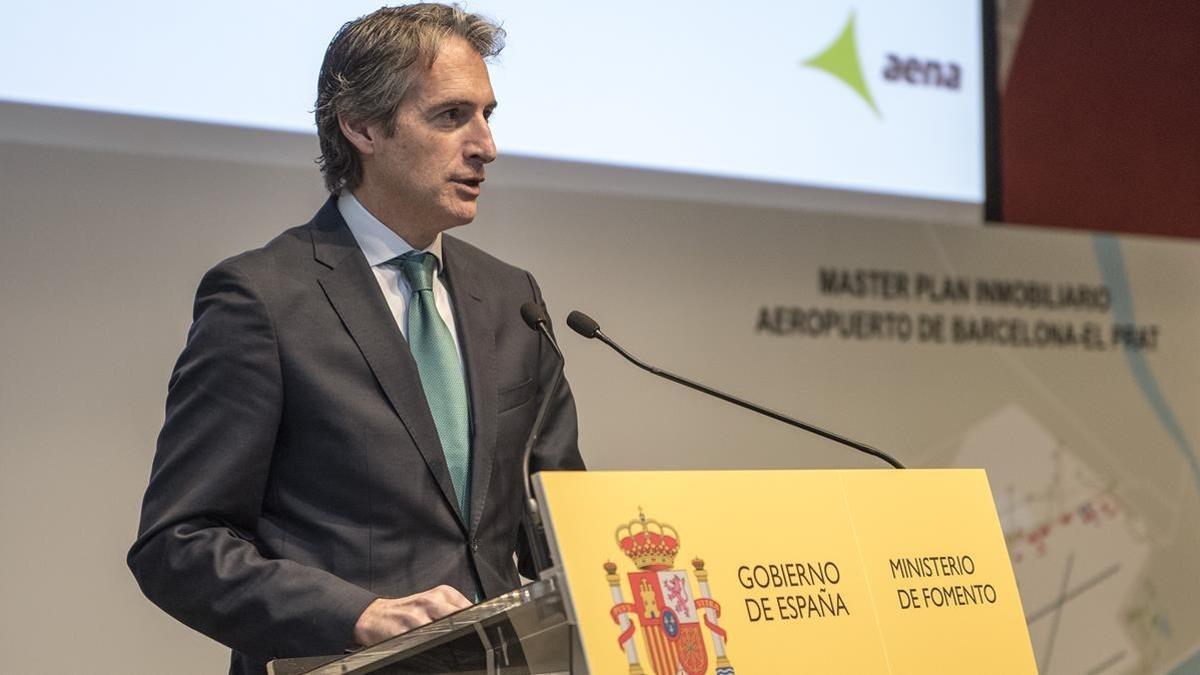 El ministro de Fomento, Ínigo de la Serna, presenta el masterplan inmobiliario del Aeropuerto de Barcelona.