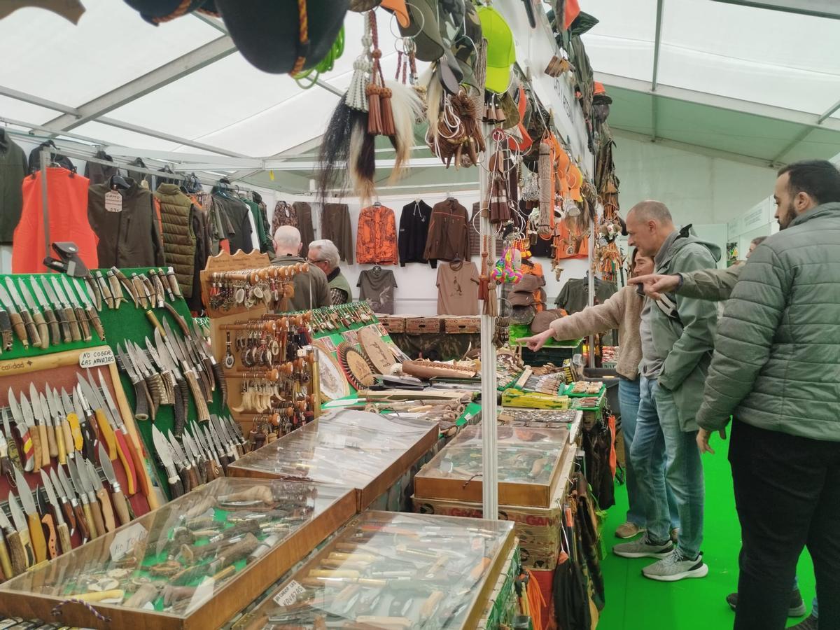 La jornada dominical de la Feria del Salmón de Cornellana (Salas), en imágenes