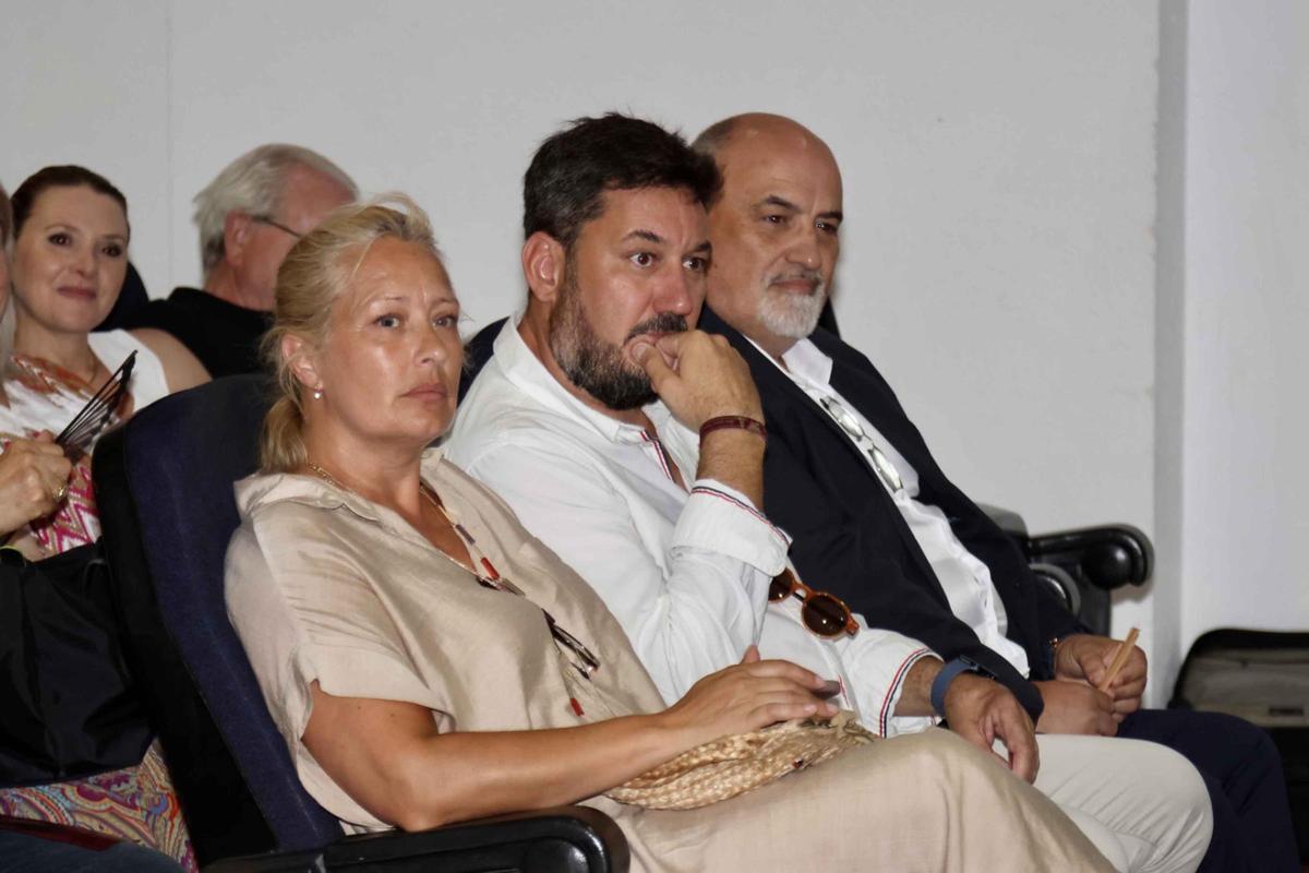 Villena presenta el cartel de la corrida de Manzanares, Roca Rey y Alfredo Bernabéu