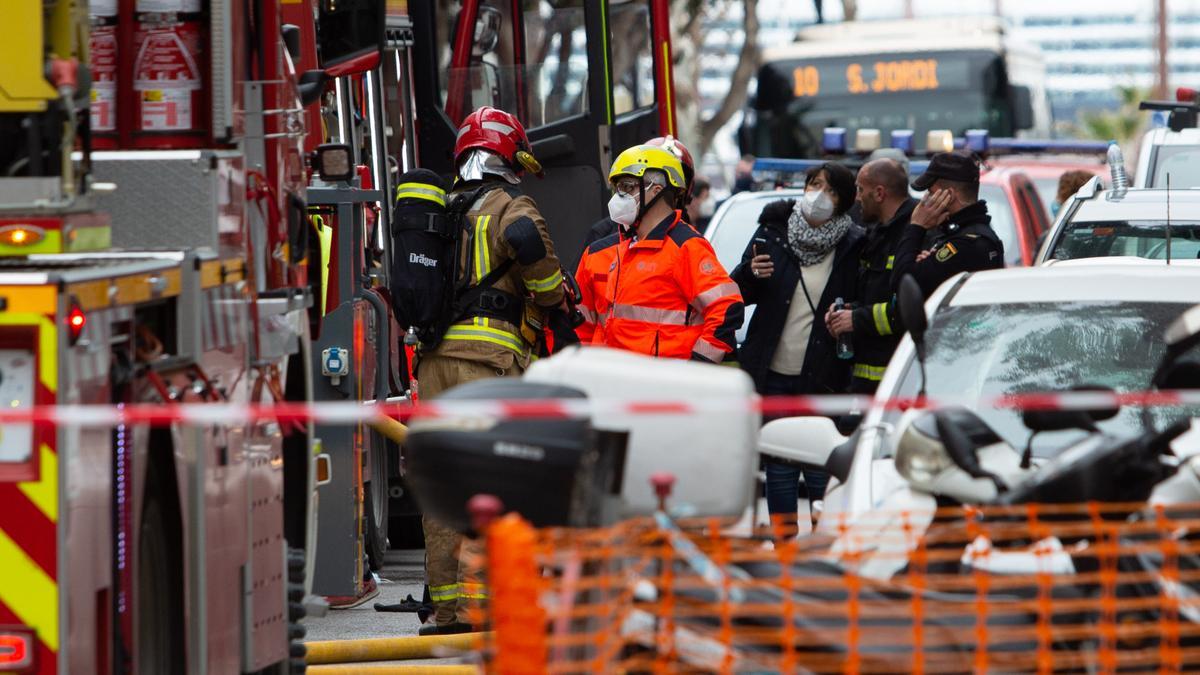 Alarma por un gran incendio en el centro de Ibiza